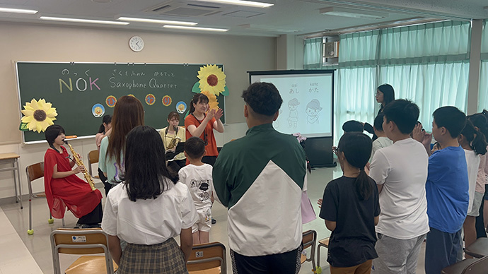 子どものためのアウトリーチ 外国にルーツをもつ子どもたちに向けた音楽アウトリーチ